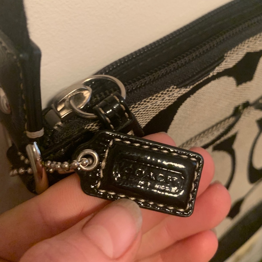 Coach crossbody - Picture 3 of 3